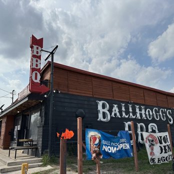 Ballhoggs BBQ Logo