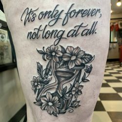 Thigh tattoo, The Labyrinth