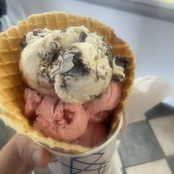 The Ice Cream Place - Moose tracks and strawberry waffle cone - Ice Cream & Frozen Yogurt Near Me - Block Island, Rhode Island The Ice Cream Place - Moose tracks and strawberry waffle cone - Ice Cream & Frozen Yogurt Near Me - Block Island, Rhode Island