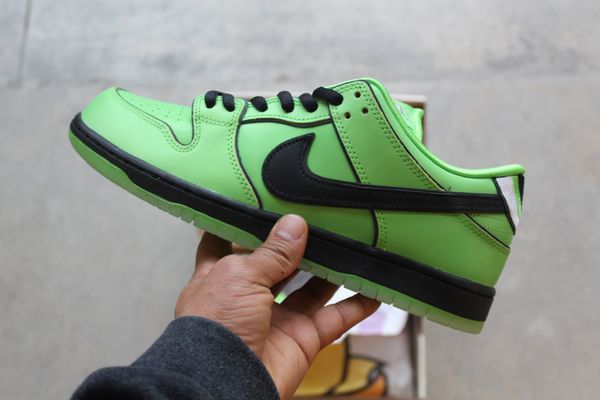 Silhouette Sneakers & Art by null