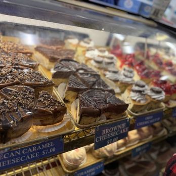 Mike's Pastry - Bakeries Near Me - Boston, Massachusetts