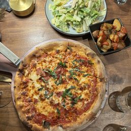 Prosciutto pizza & Cesar salad Prosciutto pizza & Cesar salad