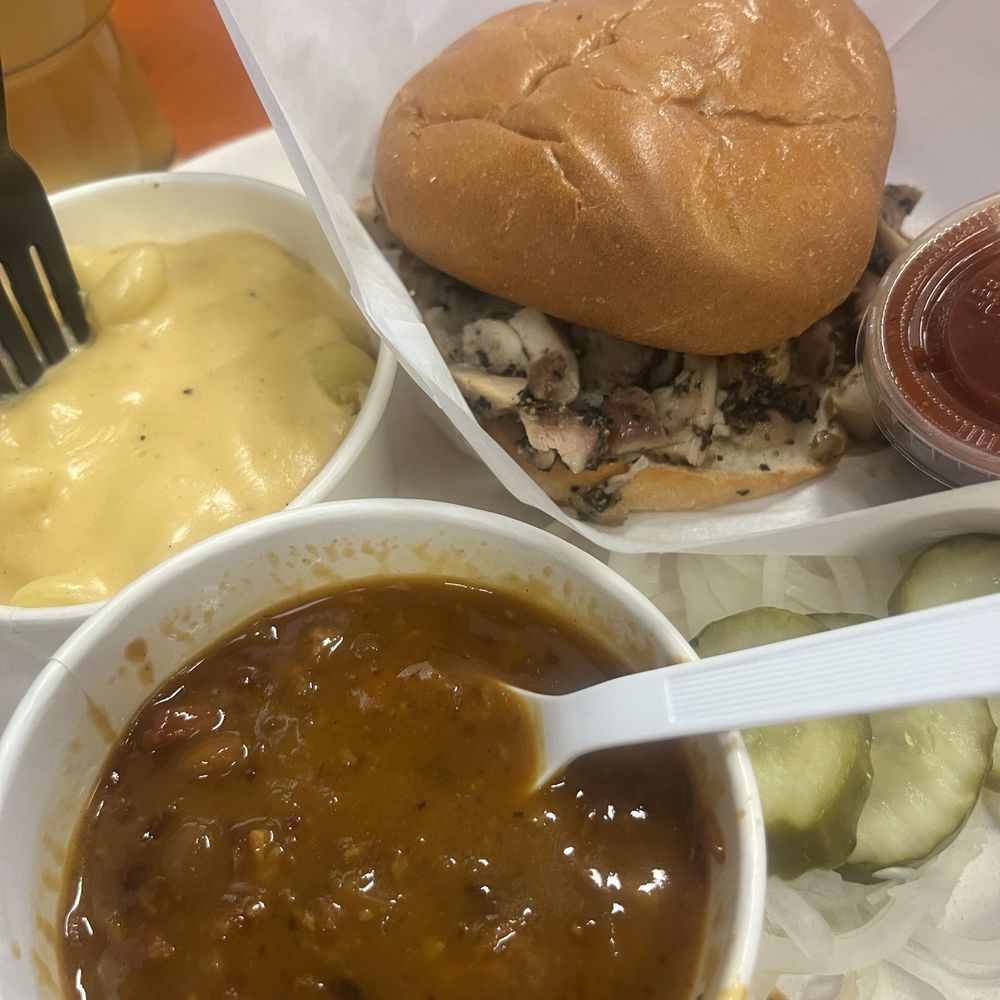 Thompson Brewing - Barbecue chicken sandwich with baked beans & Mac & cheese - American Near Me - Riverside, California