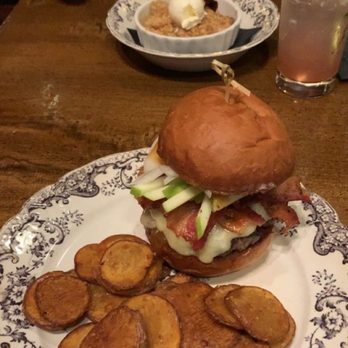 Vault & Cellar - Burger - Diners Near Me - Middletown, Virginia