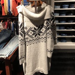 Abercrombie & Fitch - Cool sweater.