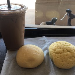 Iced mocha + milk cream bread + melon bread Iced mocha + milk cream bread + melon bread