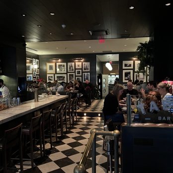 Tableau Bar Bistro - Bar area - Bars Near Me - Vancouver, British Columbia