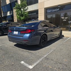 Robert's Tint Shop