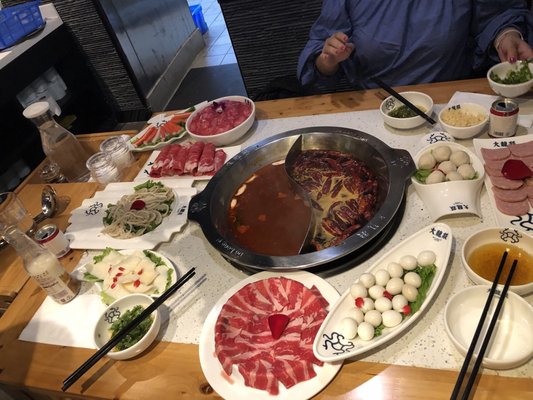 Da Long Yi Hot Pot by null