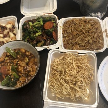 Yea's Wok - Chow main, and chrispy chow main with toppings and beef broccoli. - Chinese Near Me - Newcastle, Washington Yea's Wok - Chow main, and chrispy chow main with toppings and beef broccoli. - Chinese Near Me - Newcastle, Washington