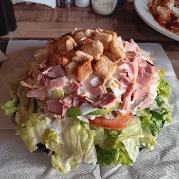 Art's Pizza - Love the salad here. - Pizza Near Me - Anderson, Indiana