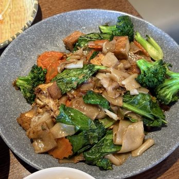 Must be Thai - pad see ew w tofu - Thai Near Me - San Jose, California Must be Thai - pad see ew w tofu - Thai Near Me - San Jose, California
