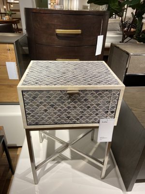 Crate & Barrel by null
