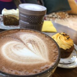 Kahviputiikki Papulaari - Cake and hot chocolate (and chili hot chocolate!)