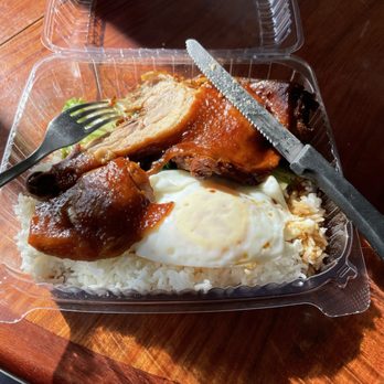 Tak Kee Lee - Soy sauce chicken leg over rice with egg - Chinese Near Me - San Francisco, California Tak Kee Lee - Soy sauce chicken leg over rice with egg - Chinese Near Me - San Francisco, California