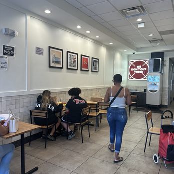 Wendy's - Fast Food Near Me - Bronx, New York Wendy's - Fast Food Near Me - Bronx, New York