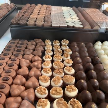 Läderach chocolatier suisse - Chocolatiers & Shops Near Me - Orlando, Florida