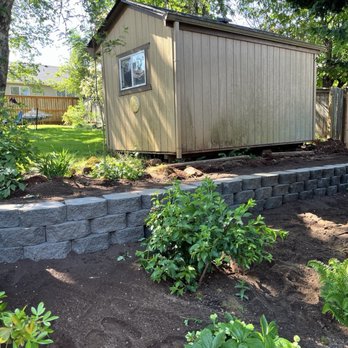 Heritage Earthworks - New retaining wanna separating neighbors yard - Landscaping Near Me - Aumsville, Oregon Heritage Earthworks - New retaining wanna separating neighbors yard - Landscaping Near Me - Aumsville, Oregon