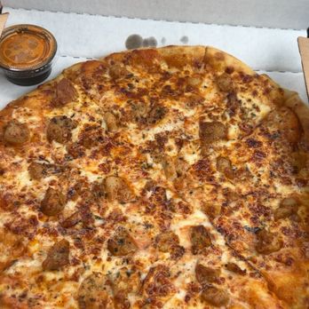 IVR Bar - BUTTER CHICKEN PIZZA - Bars Near Me - Milwaukee, Wisconsin