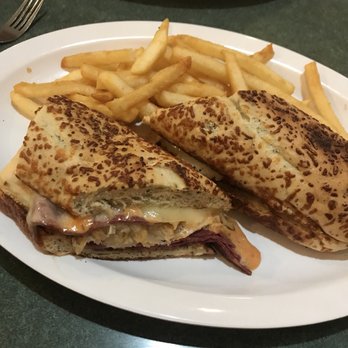 Michael's - Diners Near Me - Douglassville, Pennsylvania