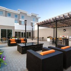 Homewood Suites by Hilton Winnipeg Airport-Polo Park, MB - Place to relax on our outdoor patio