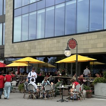 Café Lunette - Patio area - French Near Me - Halifax, Nova Scotia