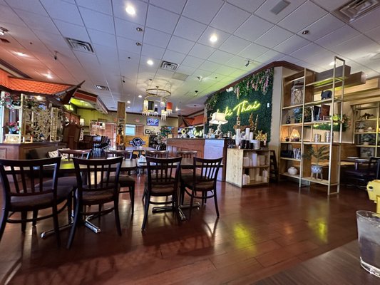 LucKi Thai Bistro by null