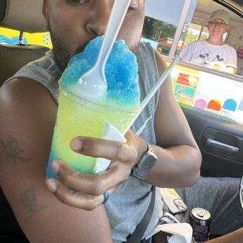 SnoDaze Shaved Ice - Blue raspberry lemonade - Shaved Ice Near Me - Spring, Texas