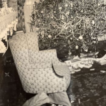 Classic Upholstery - The original 1940/1950 chair that my grandparents had. - Furniture Reupholstery Near Me - Wilmington, Massachusetts Classic Upholstery - The original 1940/1950 chair that my grandparents had. - Furniture Reupholstery Near Me - Wilmington, Massachusetts