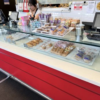 Lee's Sandwiches - Coffee & Tea Near Me - Gardena, California