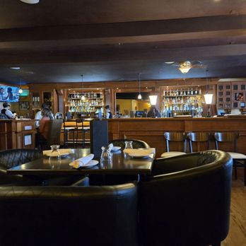 Cask & Cleaver Steakhouse - The bar - Bars Near Me - Mount Vernon, Washington