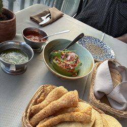 Carranza 50 - It's a delicious guacamole appetizer.