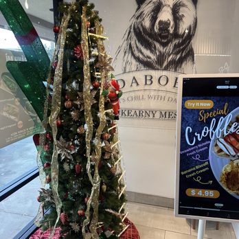 Daboba @ Kearny Mesa - Cute Christmas tree. With logo on wall - Bubble Tea Near Me - San Diego, California Daboba @ Kearny Mesa - Cute Christmas tree. With logo on wall - Bubble Tea Near Me - San Diego, California