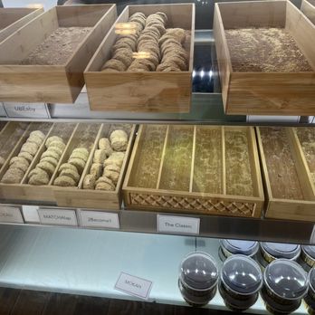 Crumbs nd Creams - Bakeries Near Me - Chicago, Illinois