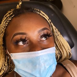 Eyerarchy Beauty Boutique - Brow wax & tint