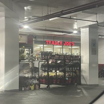 Trader Joe's - The entrance - Grocery Near Me - Alexandria, Virginia Trader Joe's - The entrance - Grocery Near Me - Alexandria, Virginia