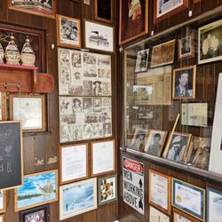 Loui's Pizza - Award area