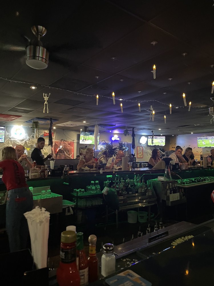 Papa Willies Bar and Grill