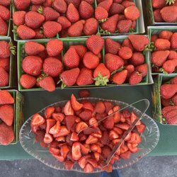 Fe Nella’s Berries