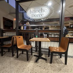 Brioche Doree - Lovely spot between Gate H and G