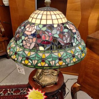 Windsor Antiques and Vintage - Antiques Near Me - Hesperia, California Windsor Antiques and Vintage - Antiques Near Me - Hesperia, California