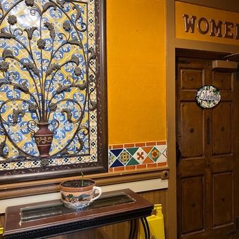 Papitos Mexican Restaurant - Authentic decor - Mexican Near Me - Jacksonville, Arkansas