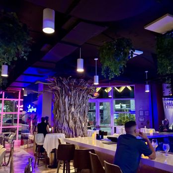 Lefkes Estiatorio - Mediterranean Near Me - Delray Beach, Florida