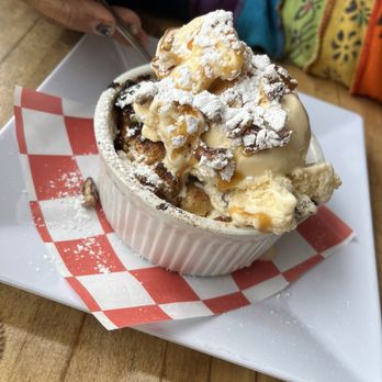 Hideaway House - Peach and Pecan Cobbler - Pizza Near Me - Sedona, Arizona Hideaway House - Peach and Pecan Cobbler - Pizza Near Me - Sedona, Arizona