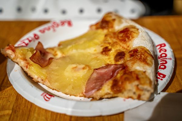 Regina Pizzeria by null