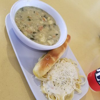 Fazoli's - Fettuccine alfredo Gnocci chicken soup Breadstick - Italian Near Me - Overland Park, Kansas Fazoli's - Fettuccine alfredo Gnocci chicken soup Breadstick - Italian Near Me - Overland Park, Kansas
