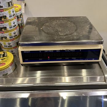 Brooklyn Bagel & Deli - Food scale, this place is extremely dirty. Look at that scale that was like that at 6 AM this morning. It looks like it hasn't been cleaned - Delis Near Me - Randolph, New Jersey