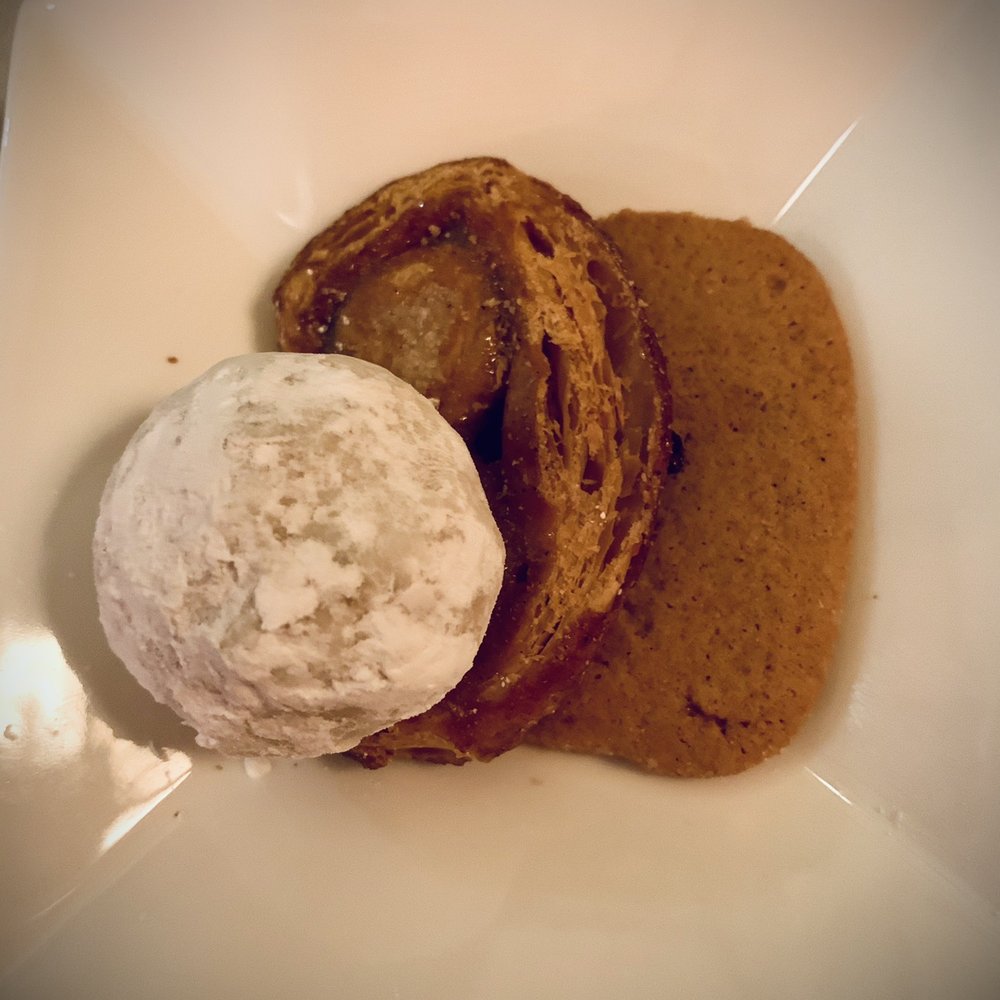 Southern Inn - Free homemade cookies - Bars Near Me - Lexington, Virginia Southern Inn - Free homemade cookies - Bars Near Me - Lexington, Virginia
