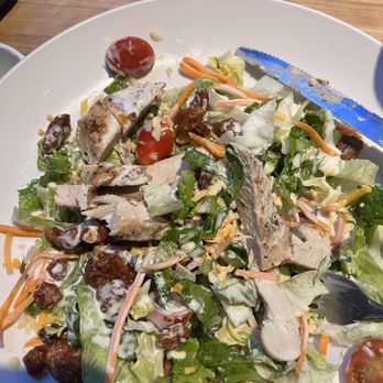 Cheddar's Scratch Kitchen - Grilled Chicken Pecan Salad just ok - Comfort Food Near Me - Newport News, Virginia