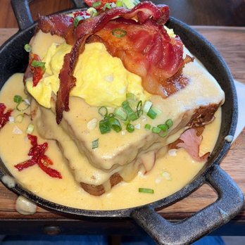 Bella's Cafe - Kentucky hot brown - Breakfast & Brunch Near Me - New Haven, Connecticut